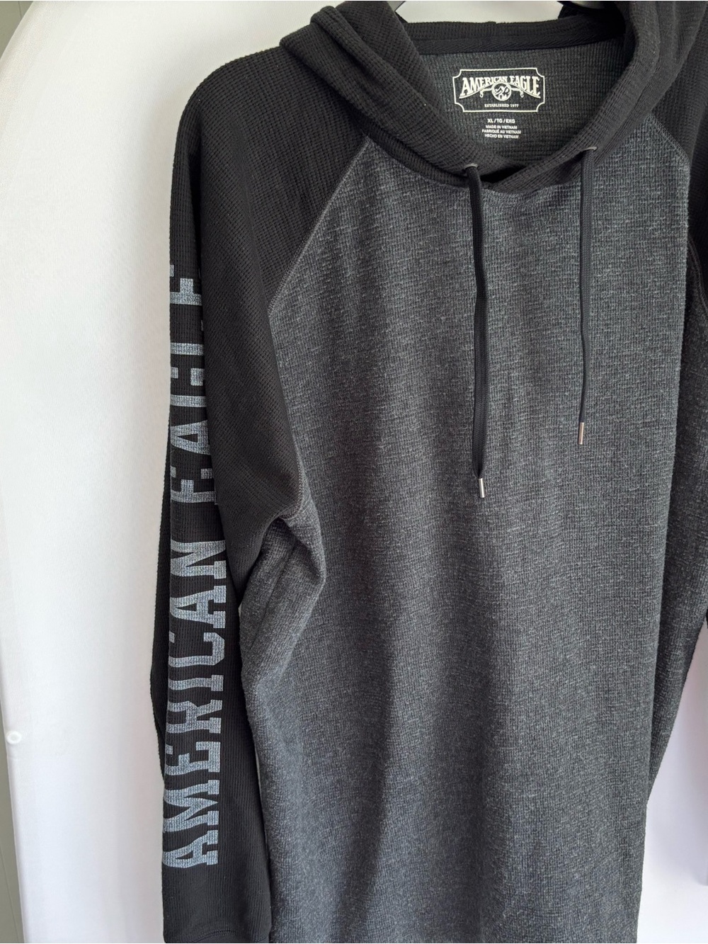 American Eagle Outfitters Charcoal Gray & Black Hooded Thermal Pullover